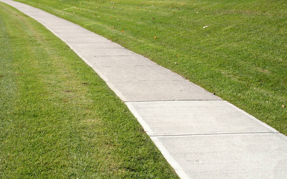 How to Say “Sidewalk” in French? What is the meaning of “Trottoir”?