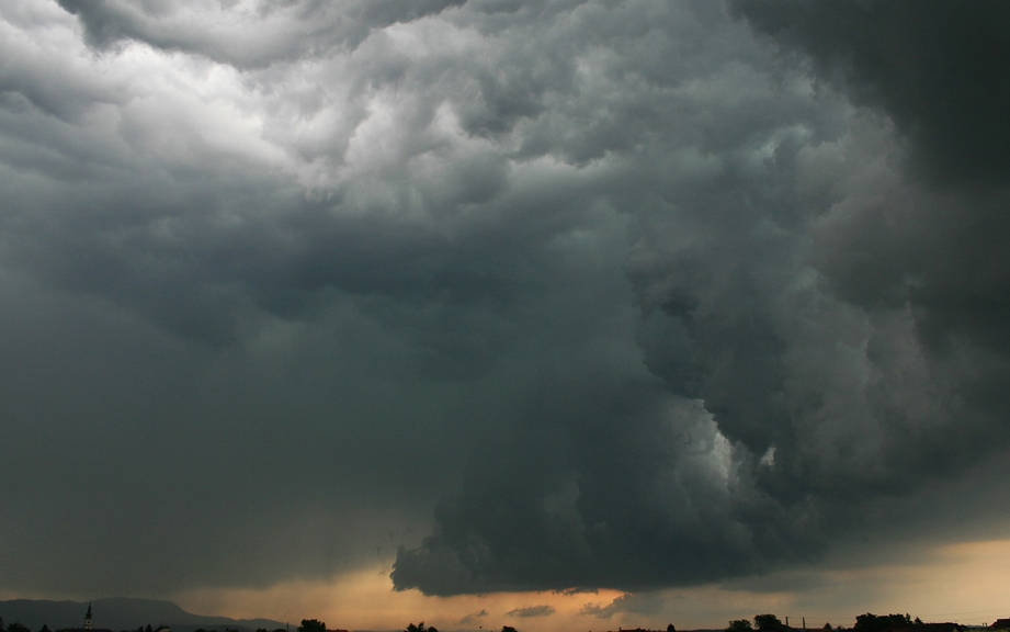 How to Say “Thunder” in French? What is the meaning of “Tonnerre”?