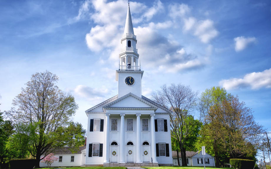 How to Say “Church” in German? What is the meaning of “Kirche”?