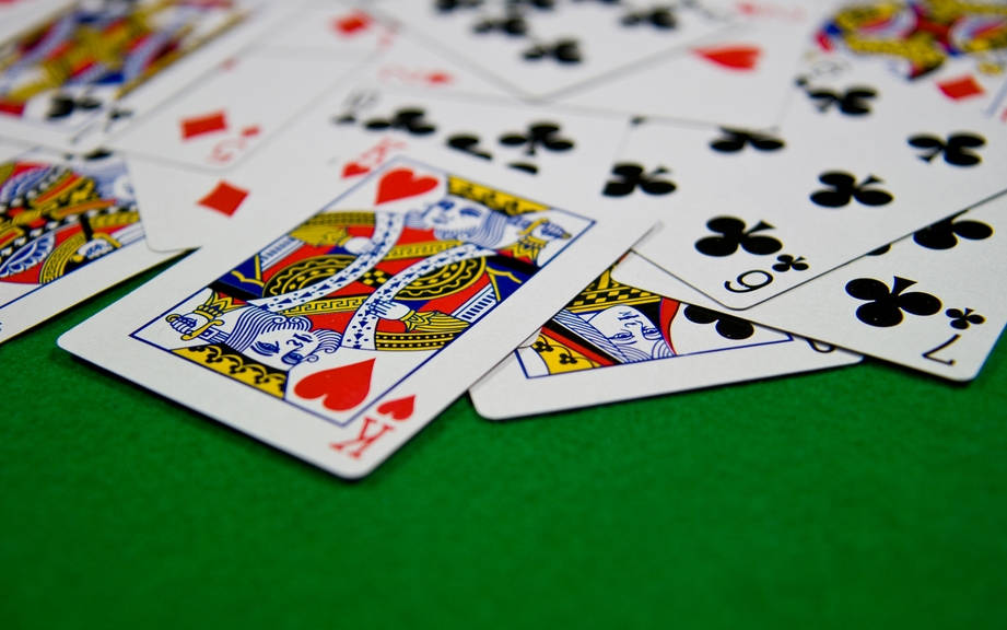 How to Say “Playing cards” in Italian? What is the meaning of “Carte da gioco”?