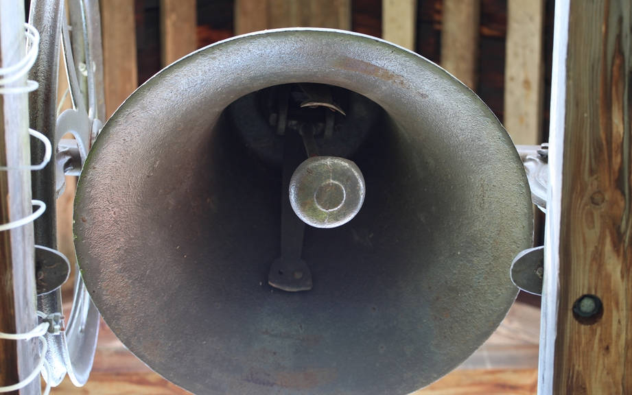 How to Say “Bell” in Spanish? What is the meaning of “Timbre”?