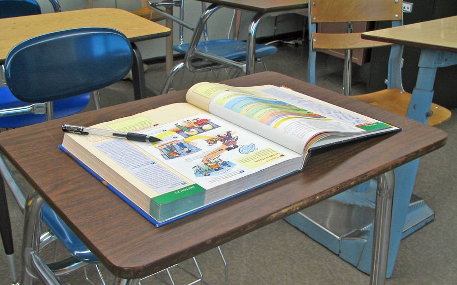 how-to-say-school-desk-in-spanish-what-is-the-meaning-of-pupitre