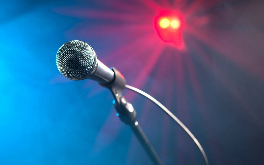 How to Say “Microphone” in Spanish? What is the meaning of “Micrófono